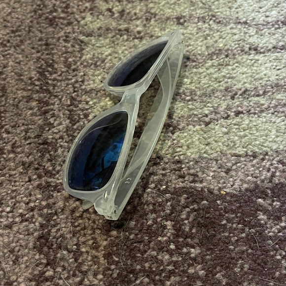 CLEAR SUNGLASSES- Blue Lenses - $5 - Picture 4 of 5